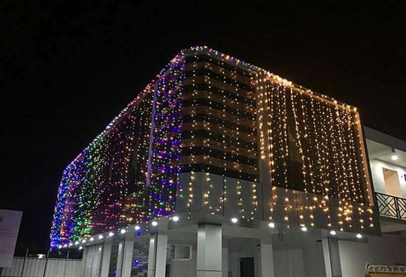 The Paddy Field Inn   Hostel