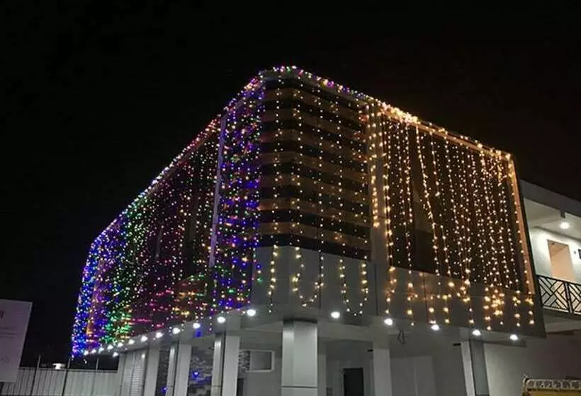 The Paddy Field Inn   Hostel
