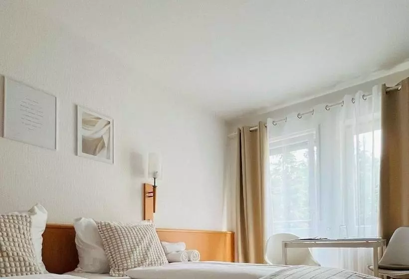 Aamiaismajoitus (B&B) Am Landhaus   Gästezimmer