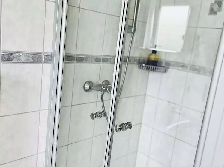 Aamiaismajoitus (B&B) Am Landhaus   Gästezimmer