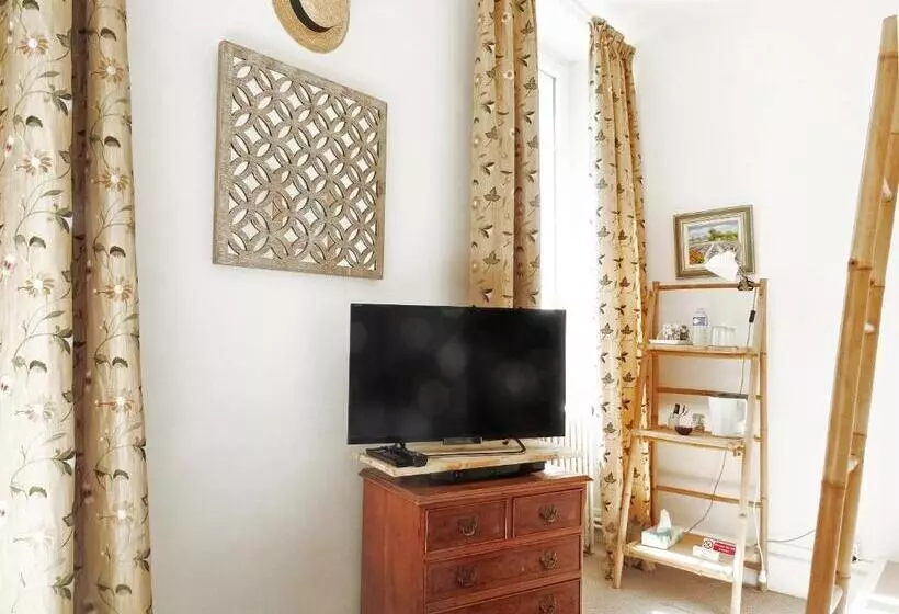 Aamiaismajoitus (B&B) Maison De Fortitude Chambres D Hotes