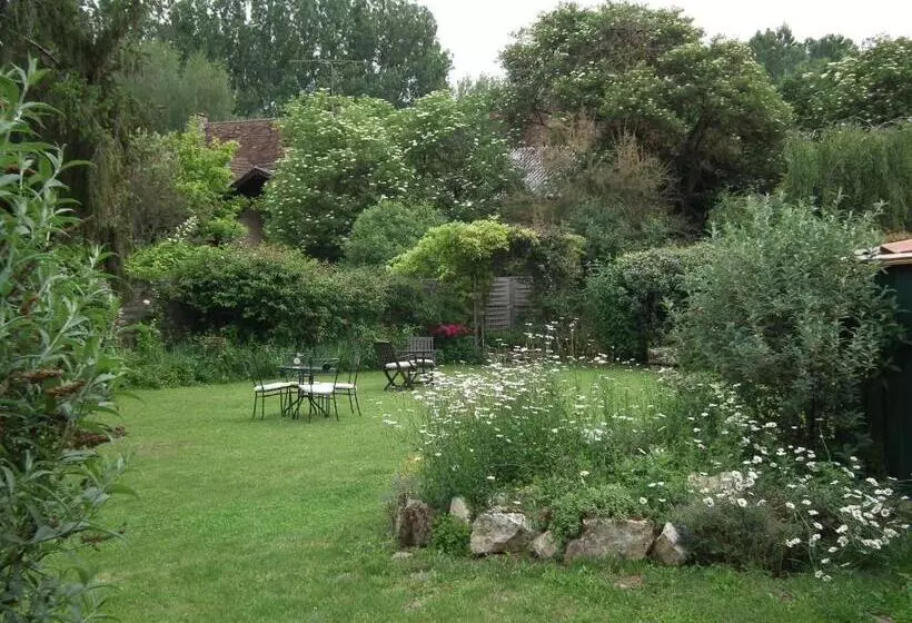 Aamiaismajoitus (B&B) Maison De Fortitude Chambres D Hotes