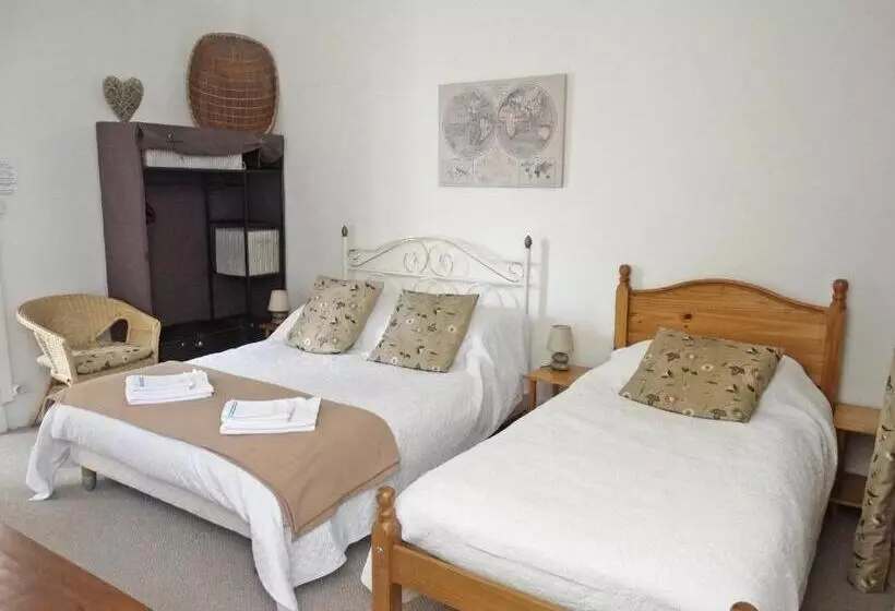 Aamiaismajoitus (B&B) Maison De Fortitude Chambres D Hotes