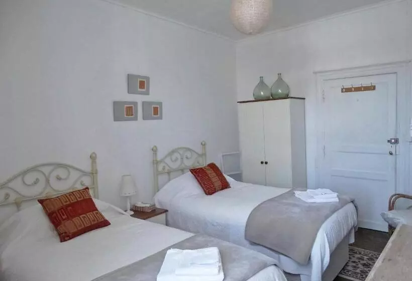 Aamiaismajoitus (B&B) Maison De Fortitude Chambres D Hotes