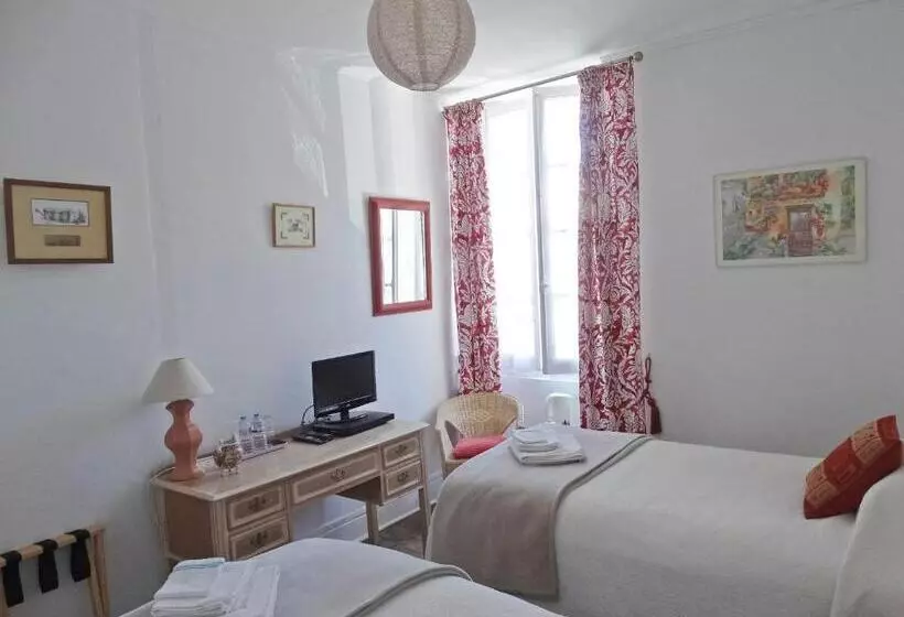 Aamiaismajoitus (B&B) Maison De Fortitude Chambres D Hotes