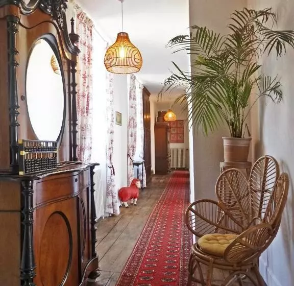 Aamiaismajoitus (B&B) Maison De Fortitude Chambres D Hotes