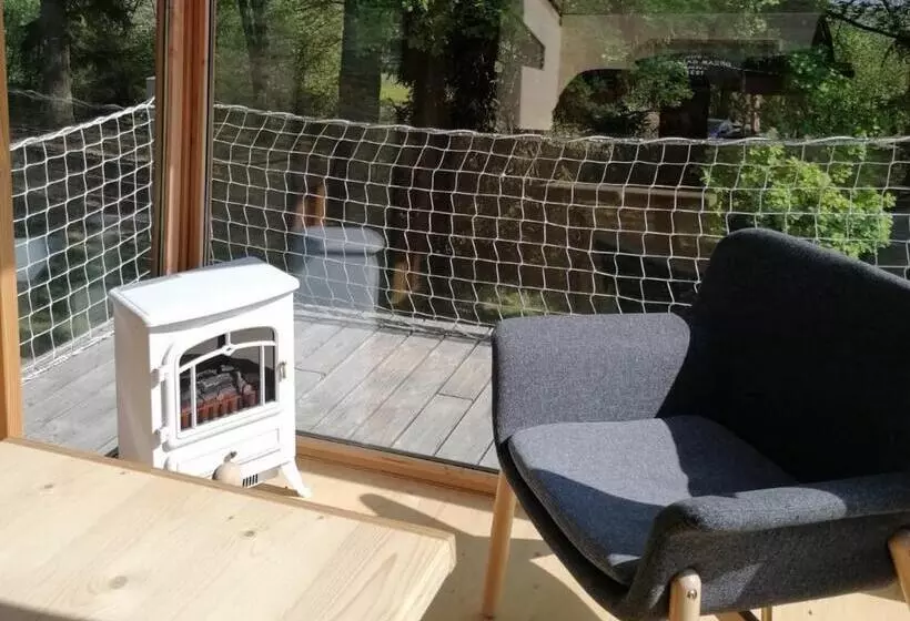 Aamiaismajoitus (B&B) Monchateau étoilé, Hébergement Insolite Avec Spa