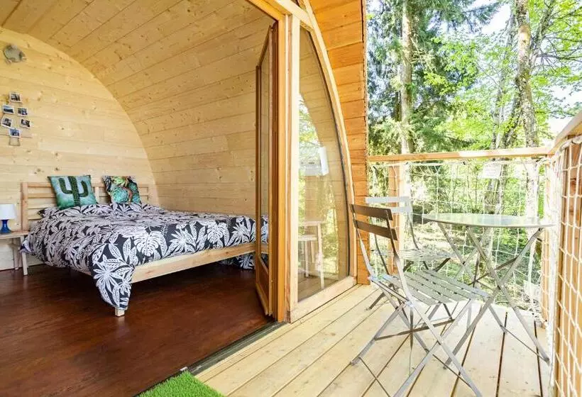 Aamiaismajoitus (B&B) Monchateau étoilé, Hébergement Insolite Avec Spa