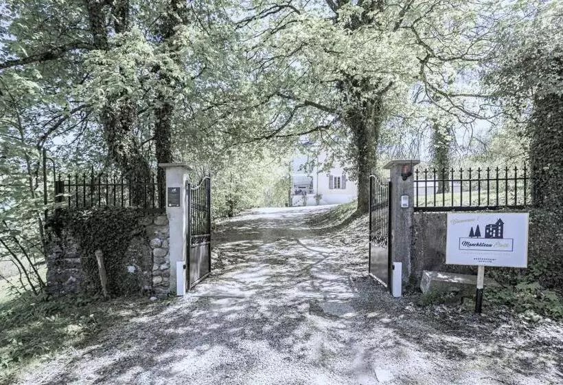 Aamiaismajoitus (B&B) Monchateau étoilé, Hébergement Insolite Avec Spa