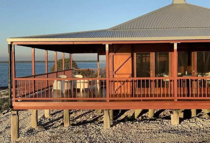 Hotelli Camp Island Lodge