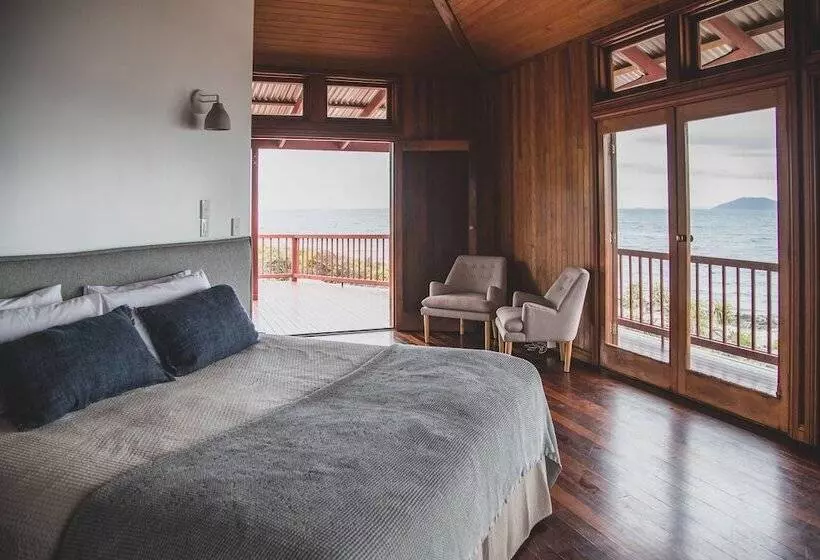 Hotelli Camp Island Lodge