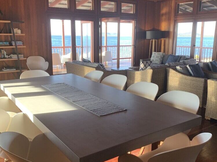 ホテル Camp Island Lodge