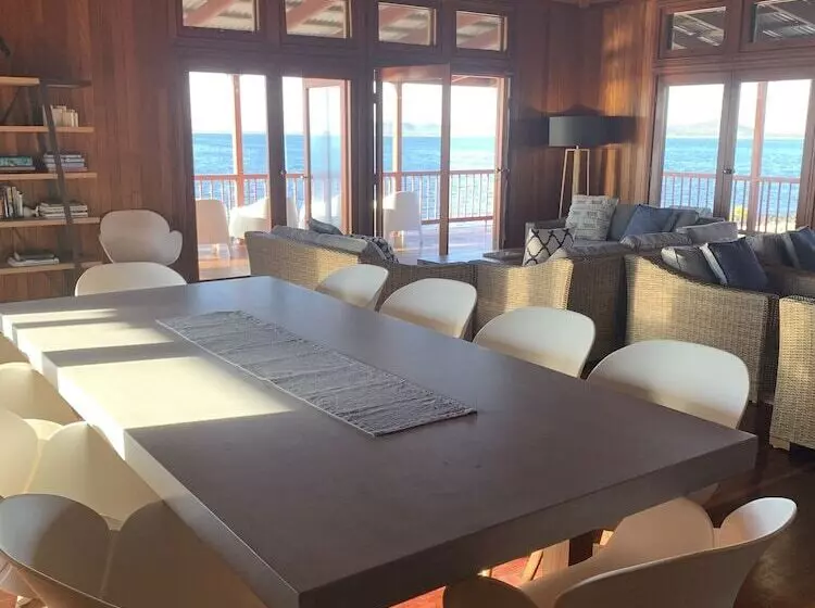 Hotelli Camp Island Lodge