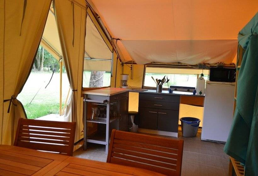 בית מלון כפרי Camping Le Petit Lion   Tente Safari