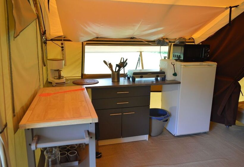 בית מלון כפרי Camping Le Petit Lion   Tente Safari