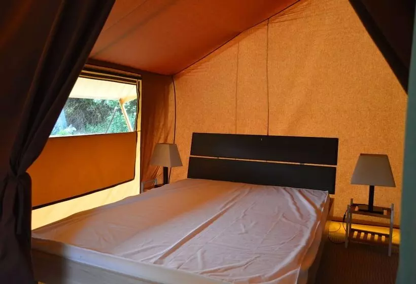 Hotelli Camping Le Petit Lion   Tente Safari