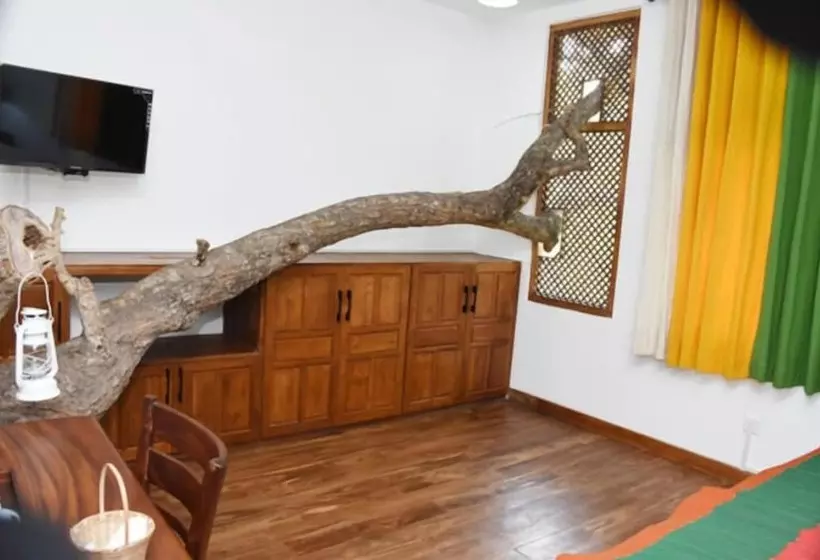 هتل Colombo Tree House