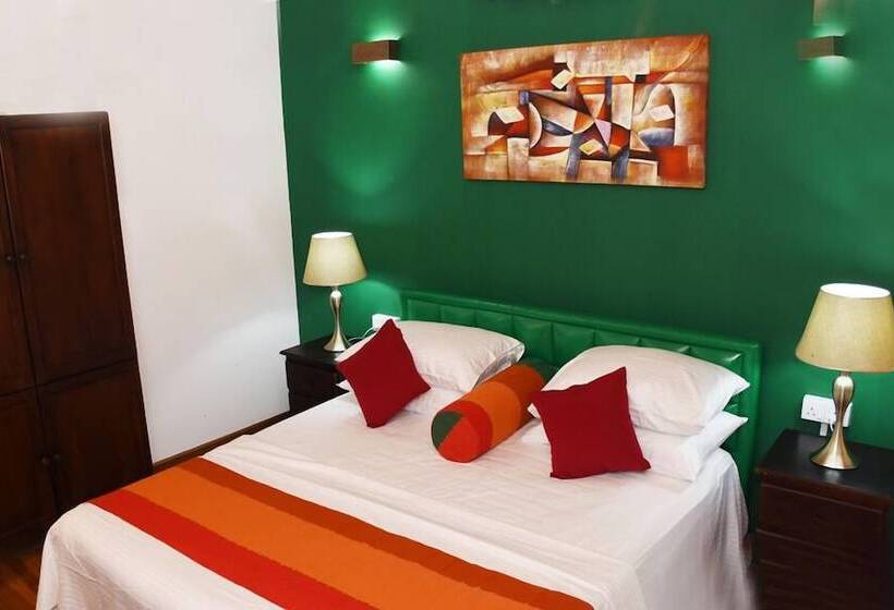 فندق Colombo Tree House