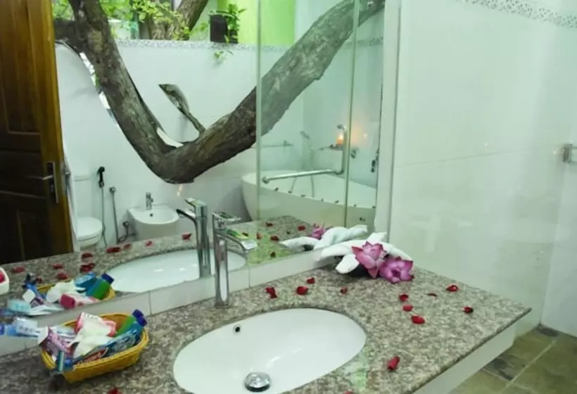 هتل Colombo Tree House