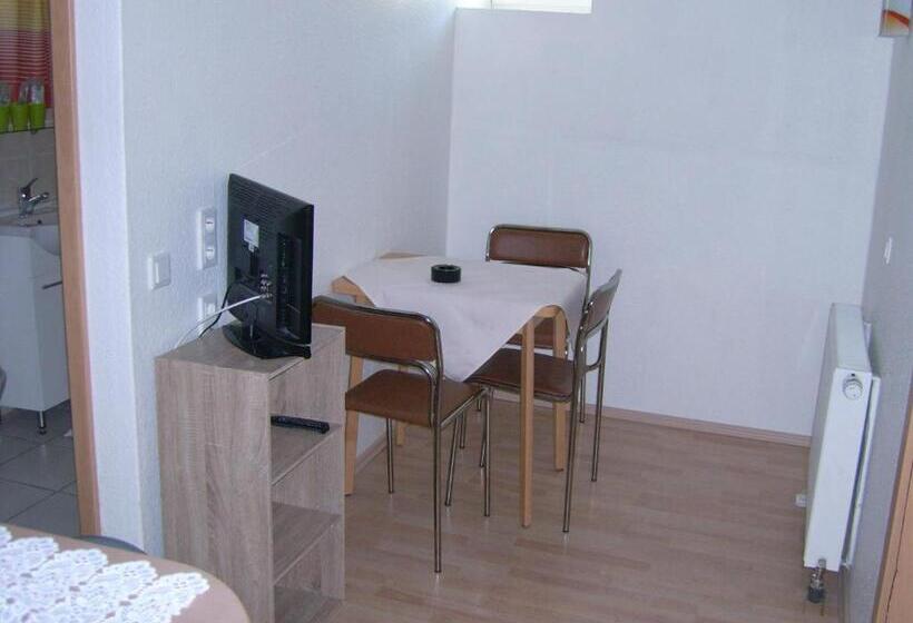 Отель Gasthaus Zur Traube