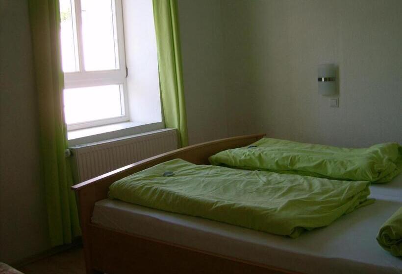 בית מלון כפרי Gasthaus Zur Traube