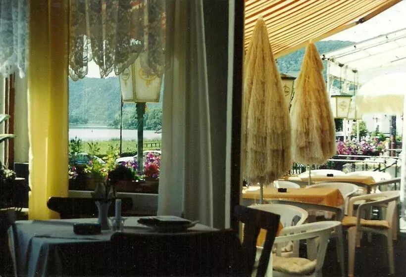 ホテル Gasthaus Zur Traube