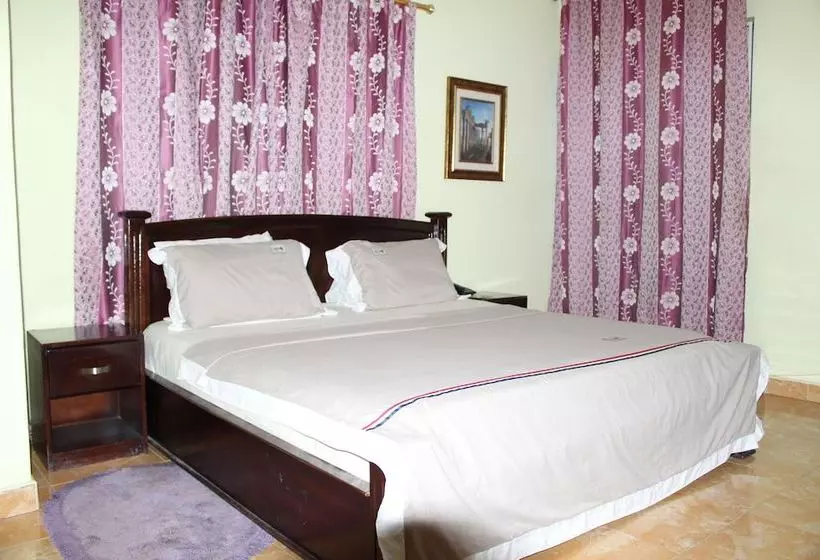 Hotelli Gorsben Royal Lodge