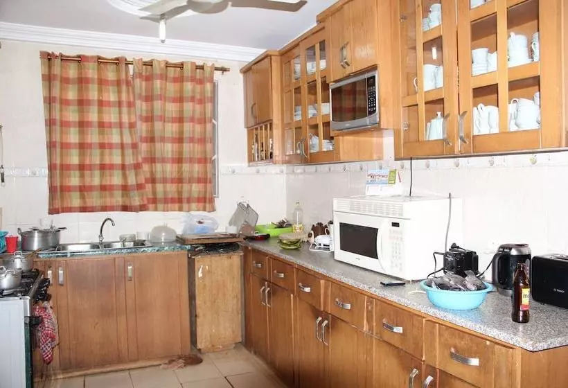 Hotelli Gorsben Royal Lodge