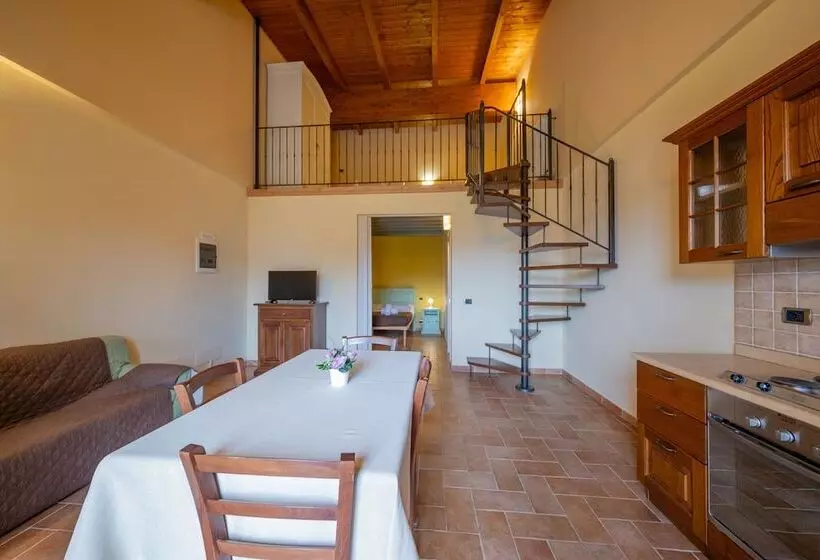 田舎風ホテル Agriturismo Borgo Biaia