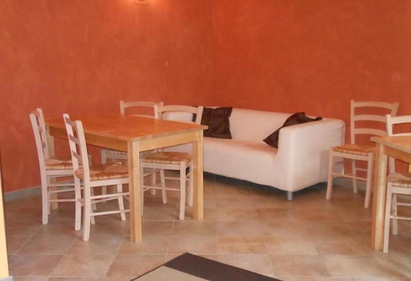 Сельский отель Le Lasarde