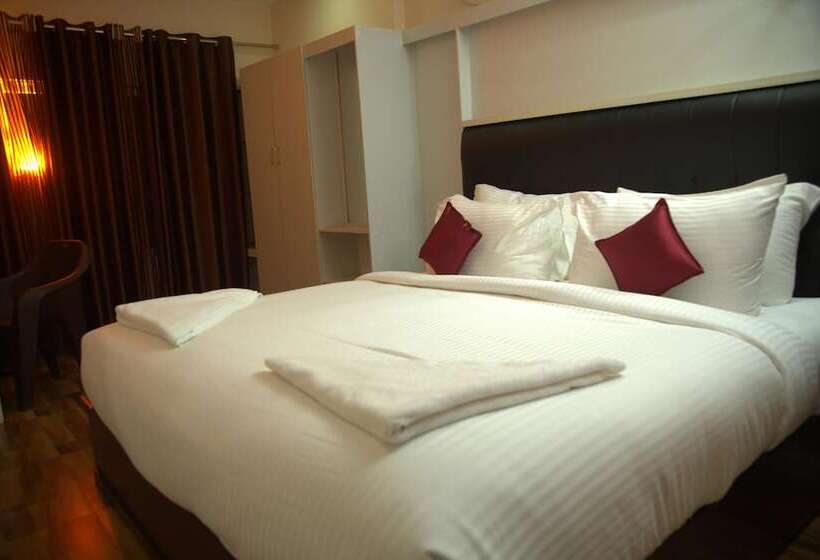 Hotel Wayanad Square