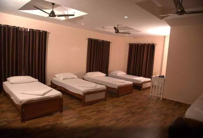 ホテル Wayanad Square