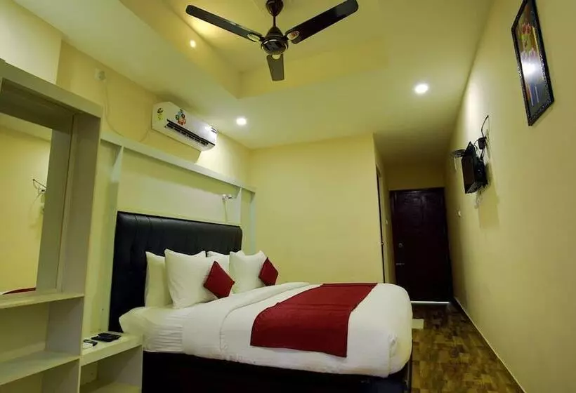 ホテル Wayanad Square