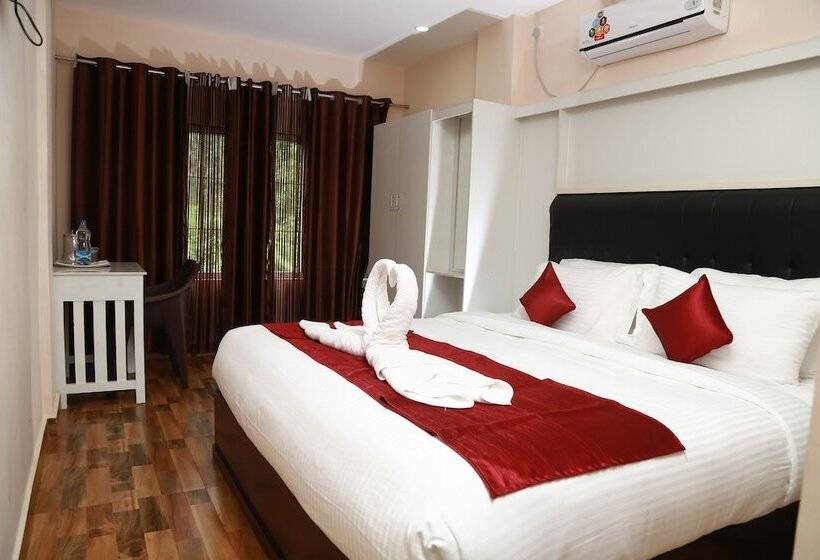 Hotel Wayanad Square