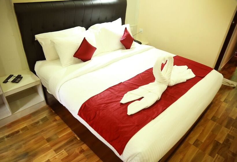 Hotel Wayanad Square