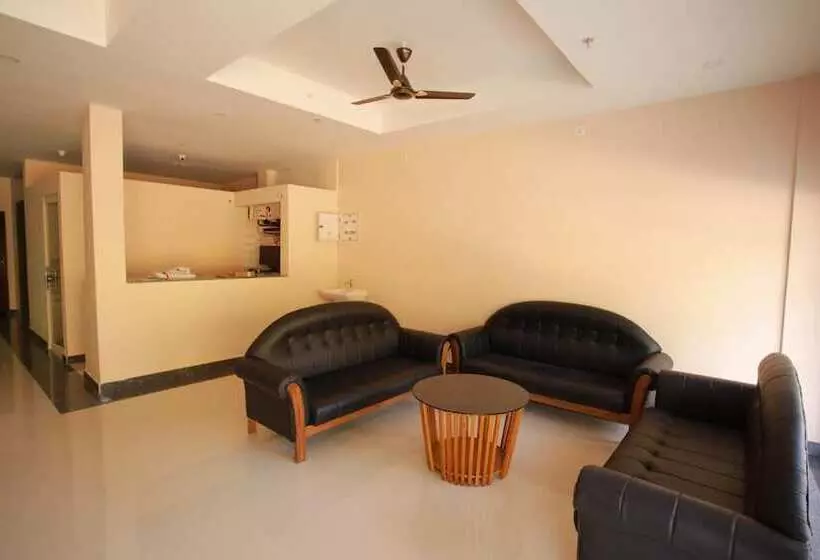 ホテル Wayanad Square