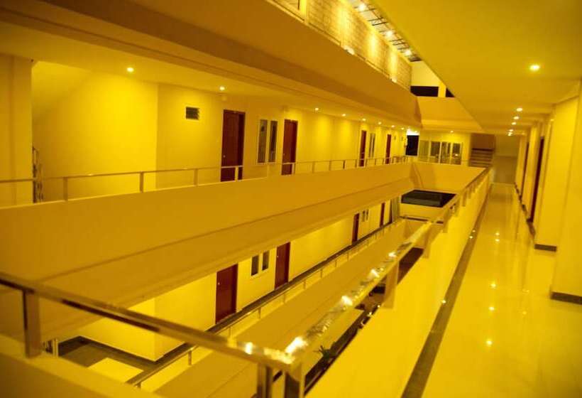 Hotel Wayanad Square