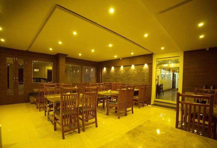 Hotel Wayanad Square