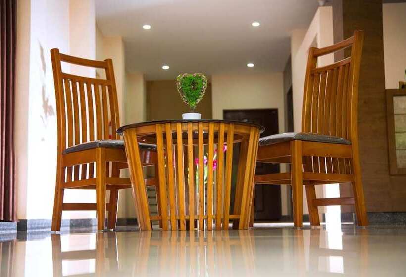 Hotel Wayanad Square