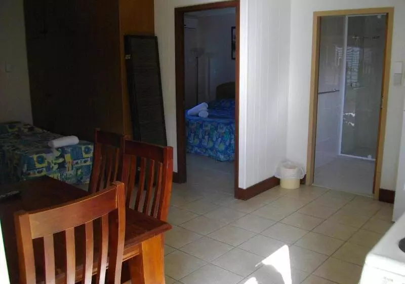 Kurrmine Beach Motel