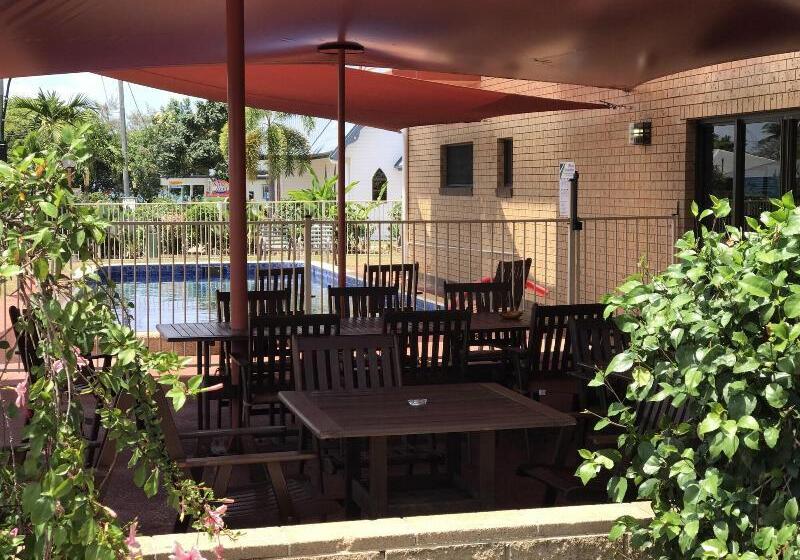 Kurrmine Beach Motel