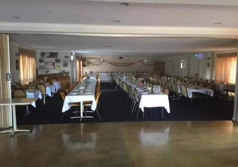 Kurrmine Beach Motel