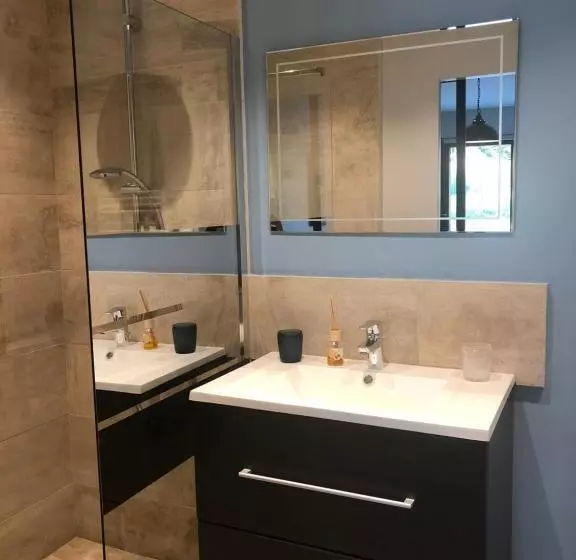 Majatalo Cosy Wood House