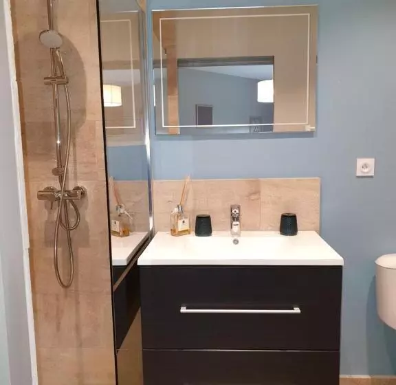 Majatalo Cosy Wood House