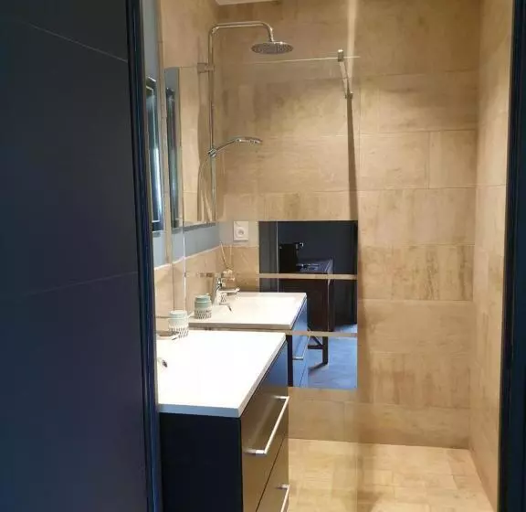 Majatalo Cosy Wood House