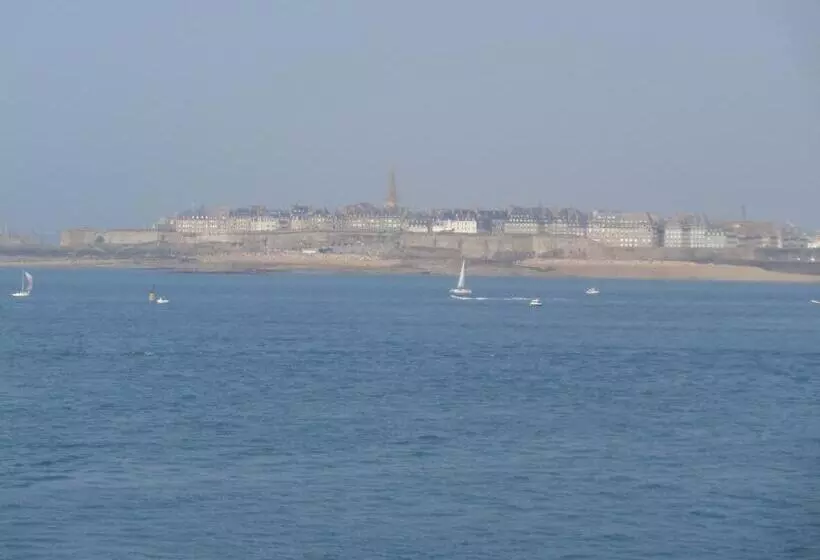 Majatalo La Closerie De Sens