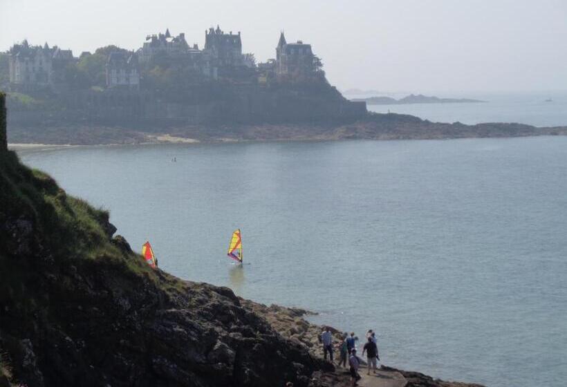 膳宿费 La Closerie De Sens