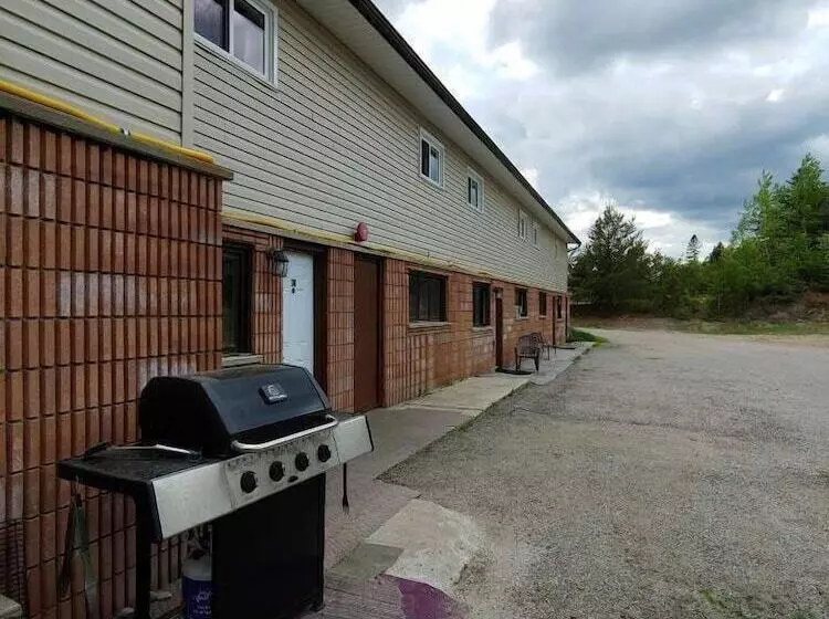 Town And Country Motel In Nipigon