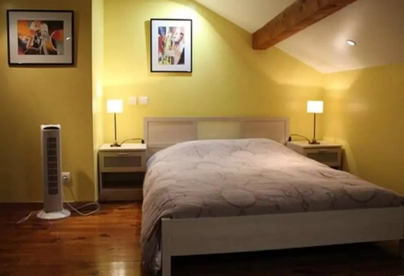 Aamiaismajoitus (B&B) L Odyssée Villa Iloa