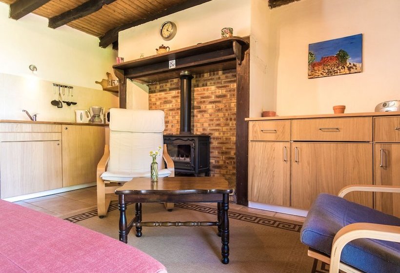 Charming Cottage With Garden, Barbecue, Garden Furniture